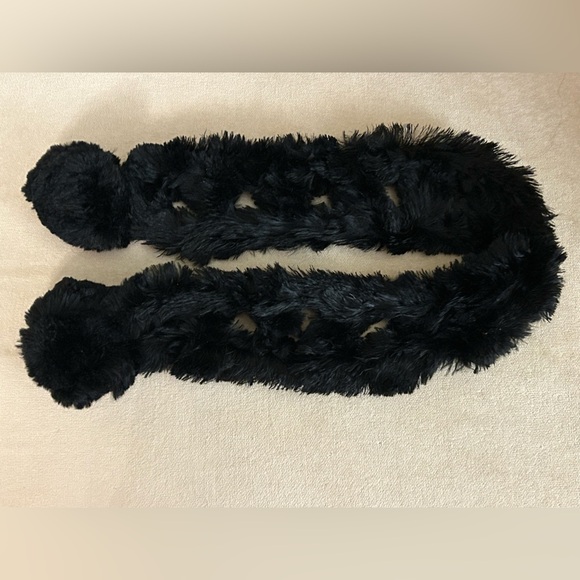 Black Faux Fur Scarf - Picture 1 of 4